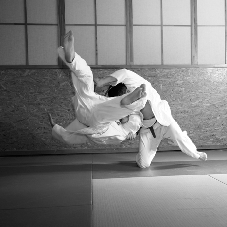 This is a photograph of a Judo throw